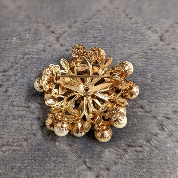 Vintage 50's Faux Pearl w/ AB Crystal Accent Brooche - Picture 4 of 6